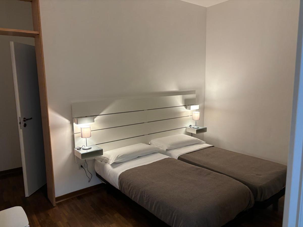 Room & Parking In Centro Citta Con Parcheggio Privato E Wifi Potenza Exteriör bild