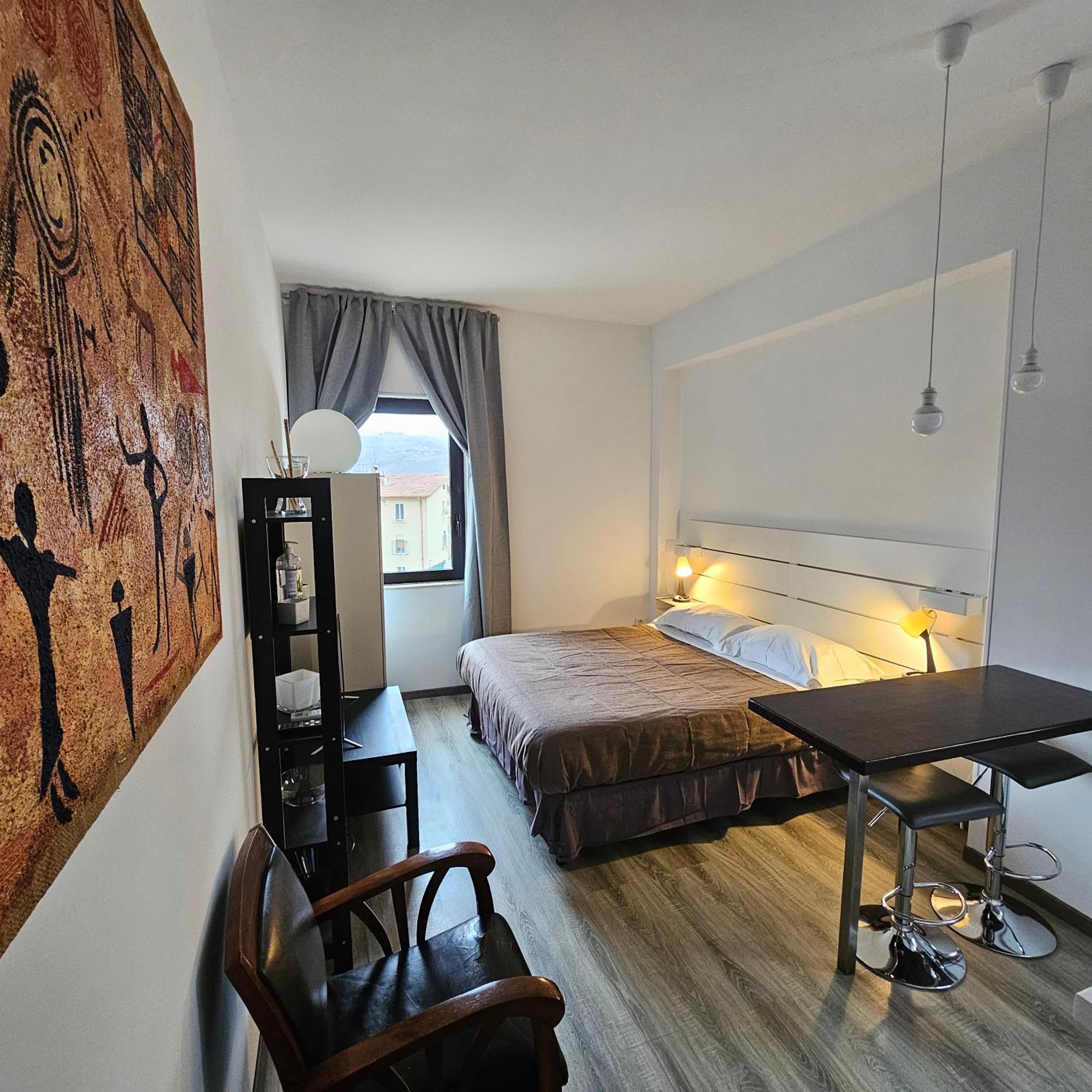 Room & Parking In Centro Citta Con Parcheggio Privato E Wifi Potenza Exteriör bild