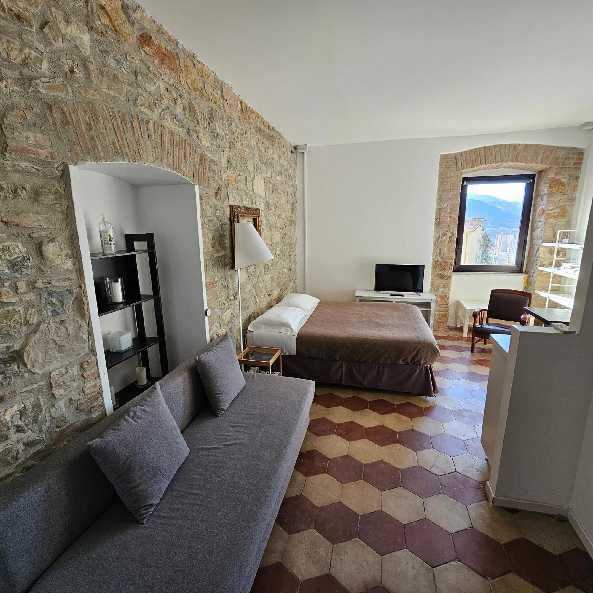 Room & Parking In Centro Citta Con Parcheggio Privato E Wifi Potenza Exteriör bild