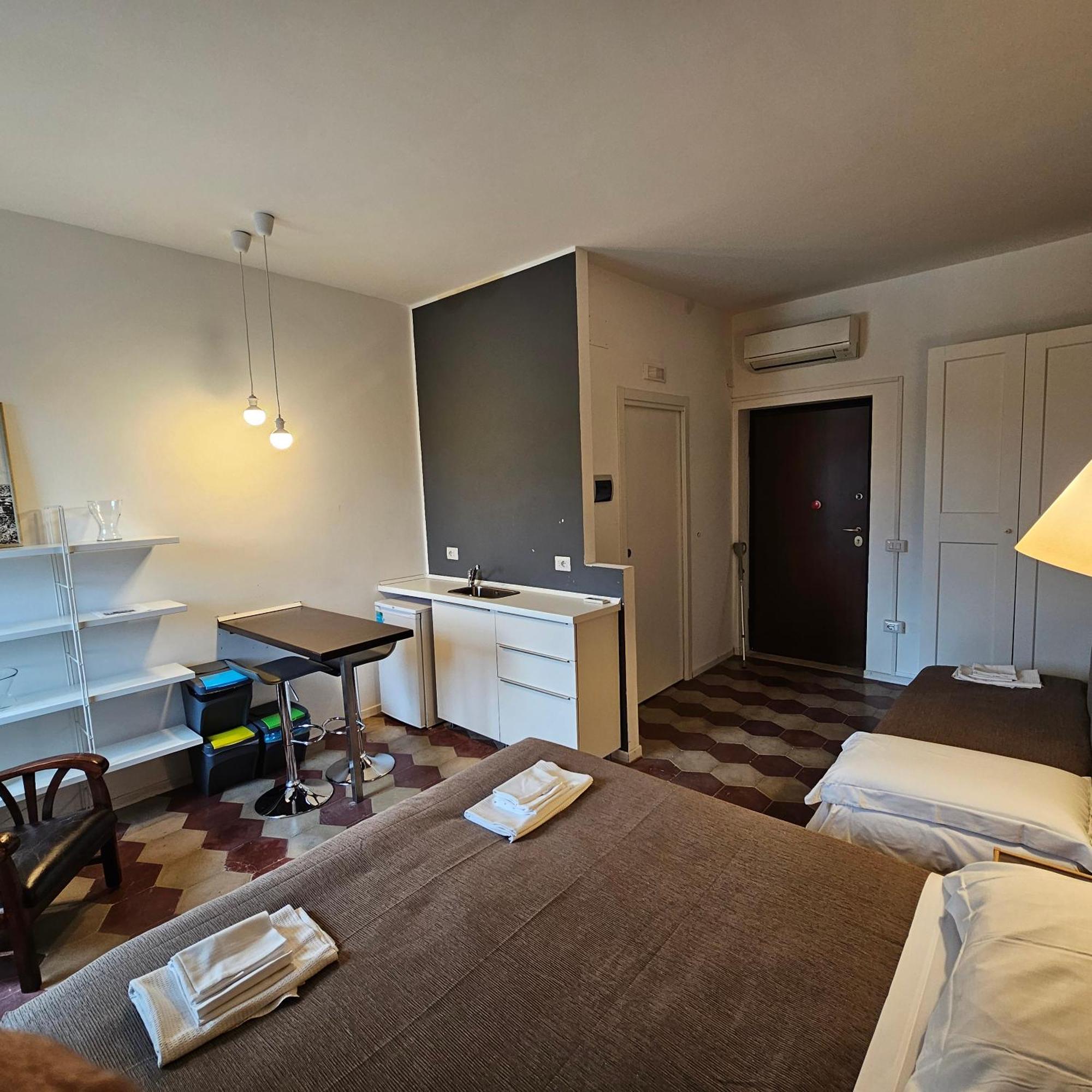 Room & Parking In Centro Citta Con Parcheggio Privato E Wifi Potenza Exteriör bild