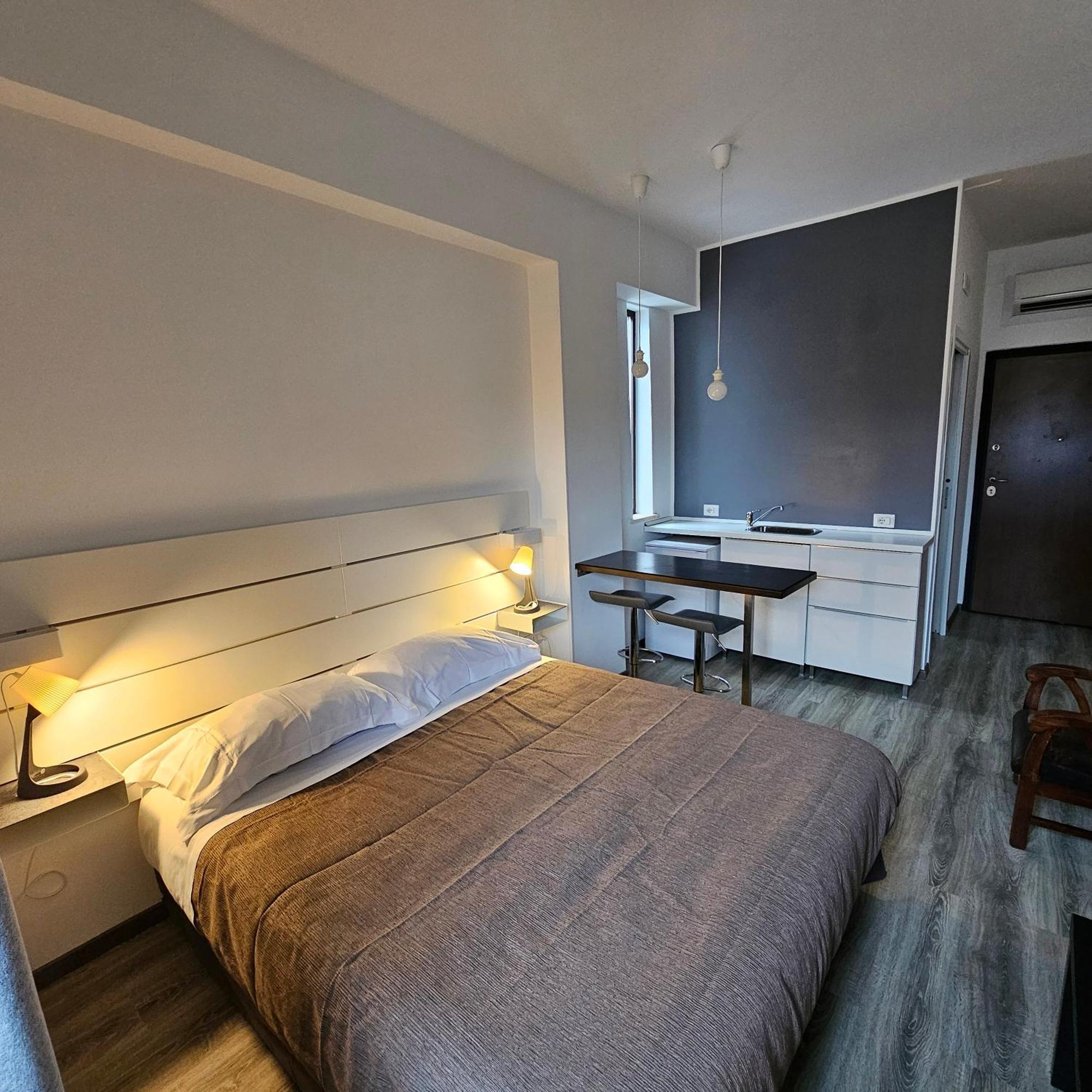 Room & Parking In Centro Citta Con Parcheggio Privato E Wifi Potenza Exteriör bild