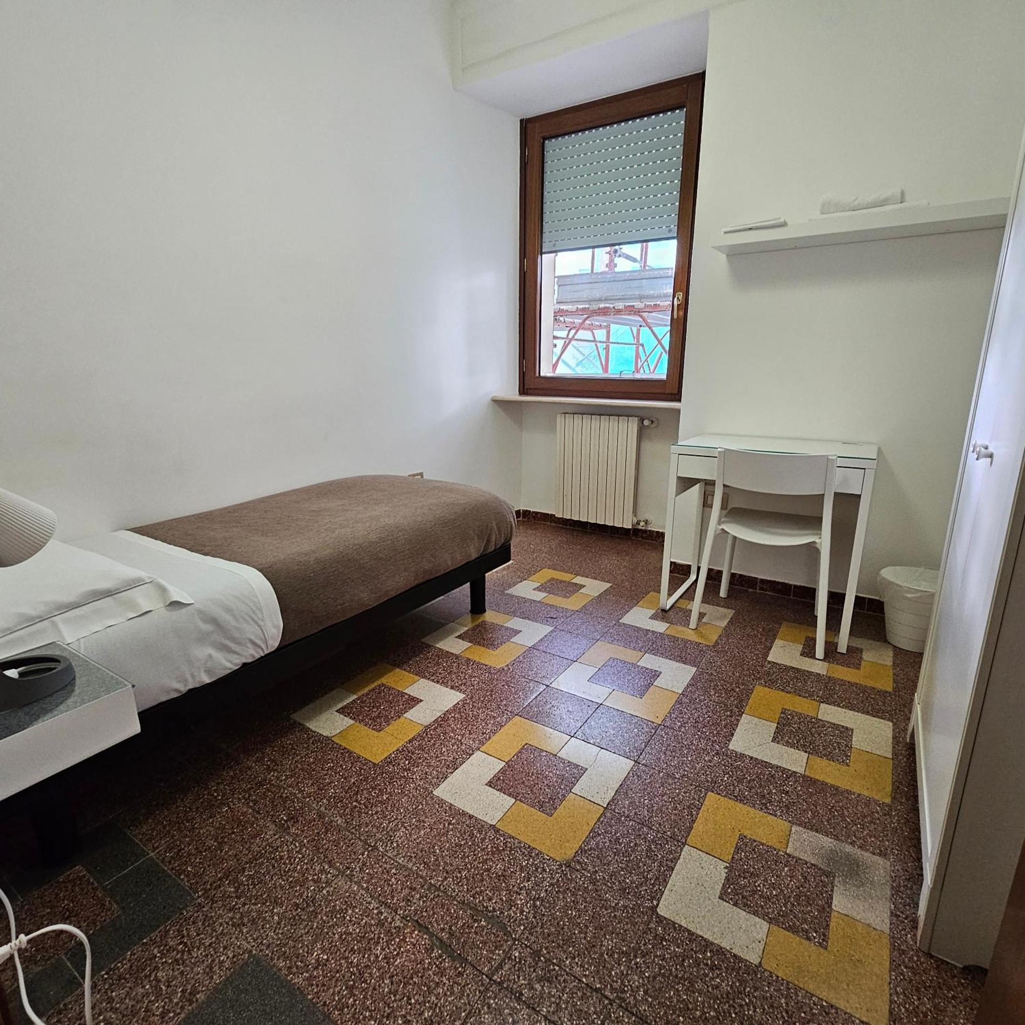 Room & Parking In Centro Citta Con Parcheggio Privato E Wifi Potenza Exteriör bild