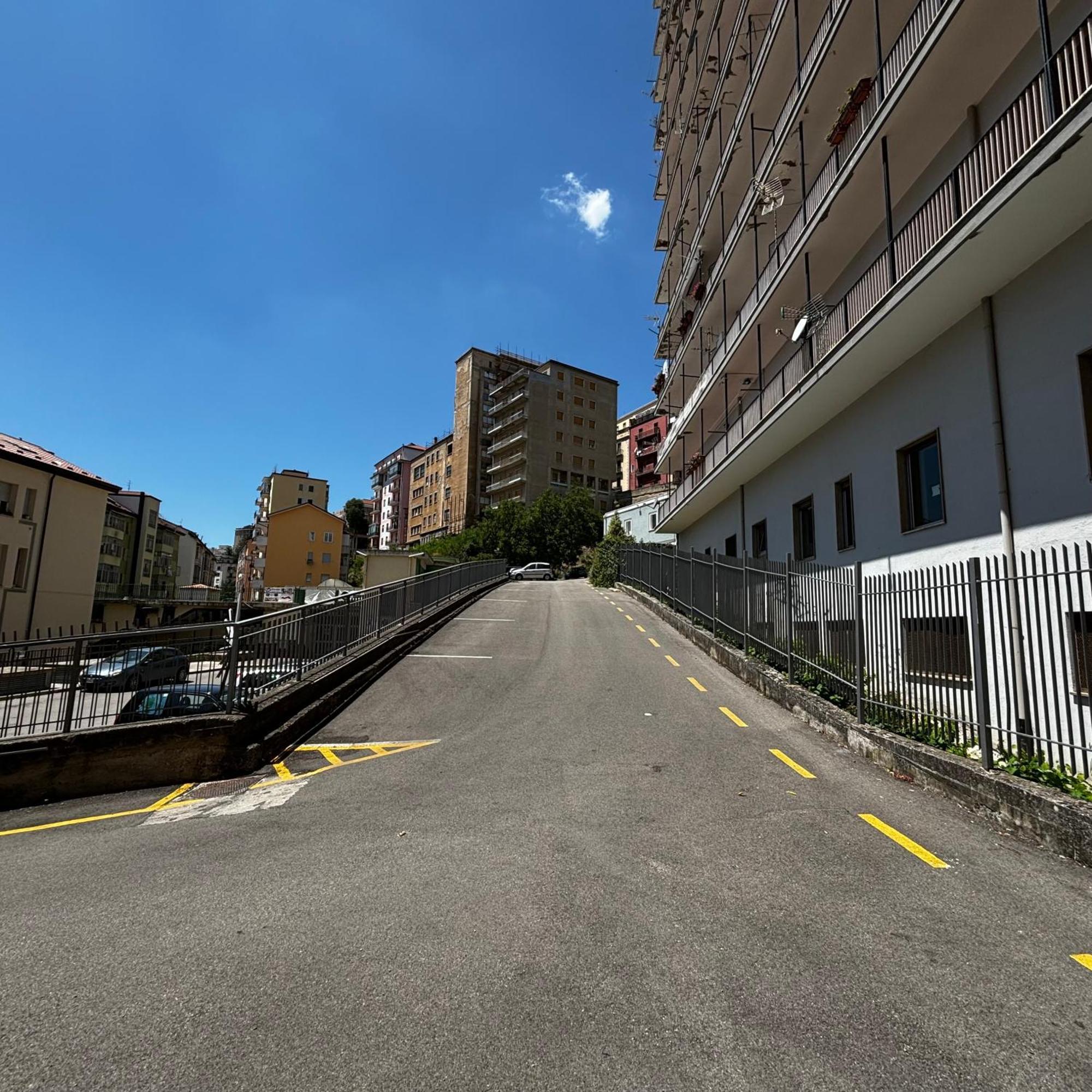 Room & Parking In Centro Citta Con Parcheggio Privato E Wifi Potenza Exteriör bild