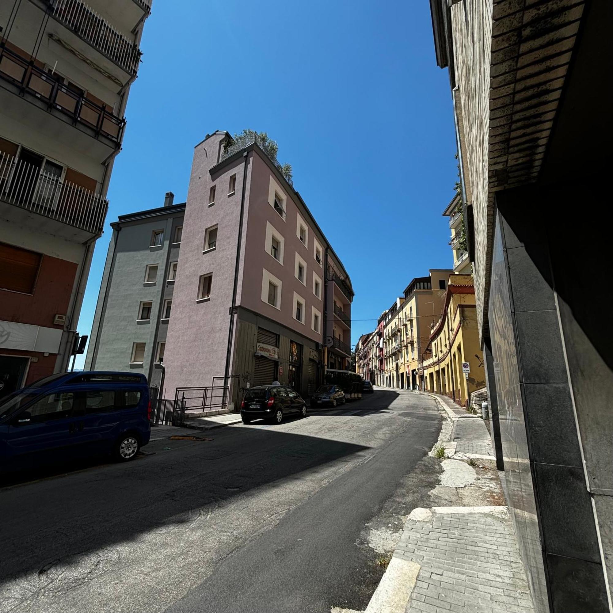 Room & Parking In Centro Citta Con Parcheggio Privato E Wifi Potenza Exteriör bild
