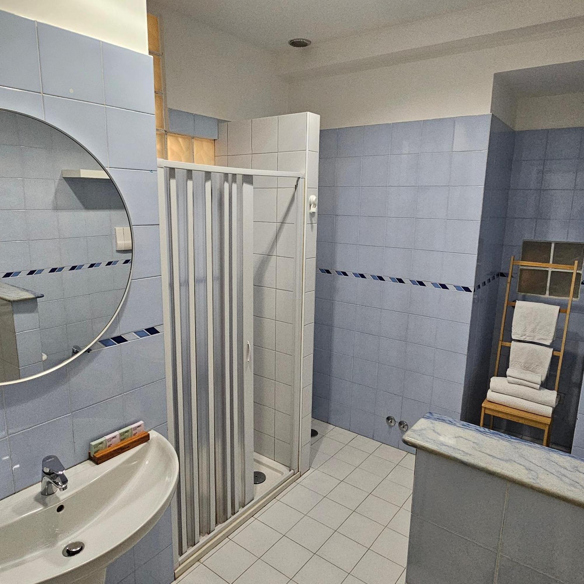 Room & Parking In Centro Citta Con Parcheggio Privato E Wifi Potenza Rum bild